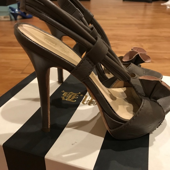 L.A.M.B. Veena Gray Platform Sandals with Flower - Picture 9 of 16